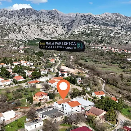Near Paklenica * سيلين